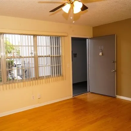 Image 8 - 101 Southwest 132nd Way, Pembroke Pines, FL 33027, USA - Condo for rent