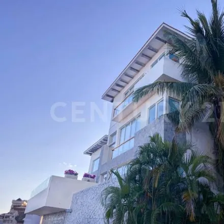 Buy this 5 bed house on Calle Paseo del Agua in Ampliación Punta Diamante, 39300 Acapulco