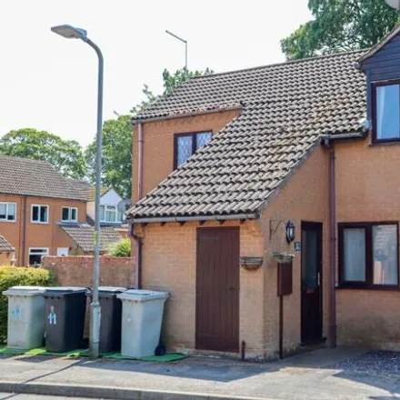 Buy this 2 bed townhouse on Willow Close in Uppingham, LE15 9RD