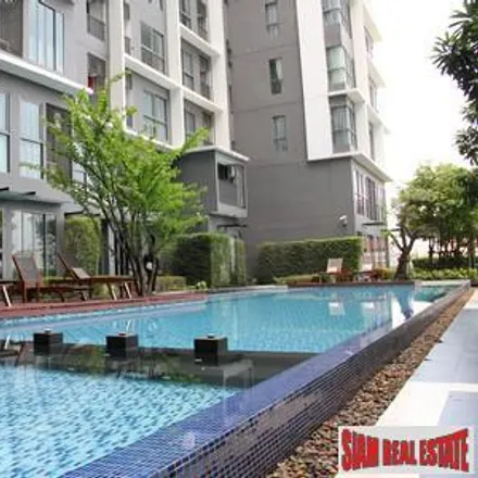Buy this 1 bed apartment on Burger King in Sukhumvit Soi 52, Phra Khanong District