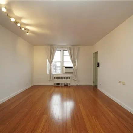 Image 9 - 2260 Benson Avenue, New York, NY 11214, USA - Apartment for sale