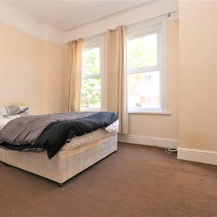Rent this 5 bed house on Hewitt Avenue in London, N22 6QE