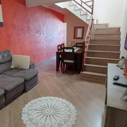 Buy this 3 bed house on Rua Antônio Pavan in Jardim Universo, Mogi das Cruzes - SP