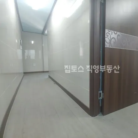 Rent this 2 bed apartment on 서울특별시 서초구 잠원동 44-9
