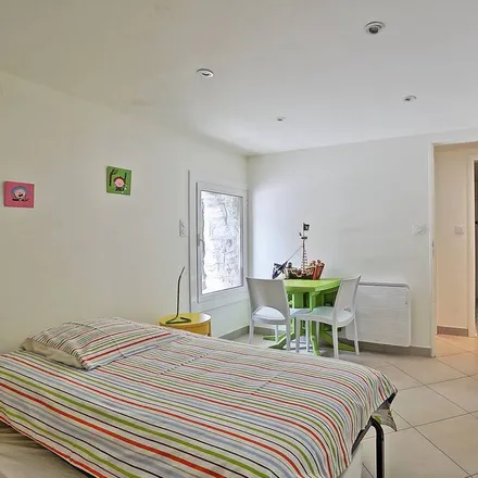 Rent this 3 bed apartment on 64500 Saint-Jean-de-Luz