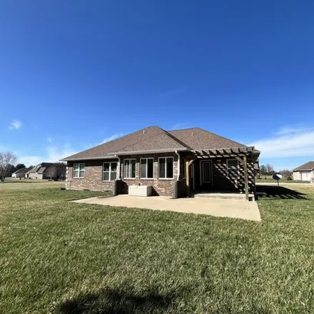 Image 3 - 238 East Meadow Crest Court, Marshall, MO 65340, USA - House for sale