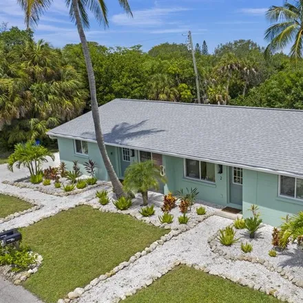 Buy this 4 bed duplex on 701 Gulf Bay Road in Longboat Key, Manatee County