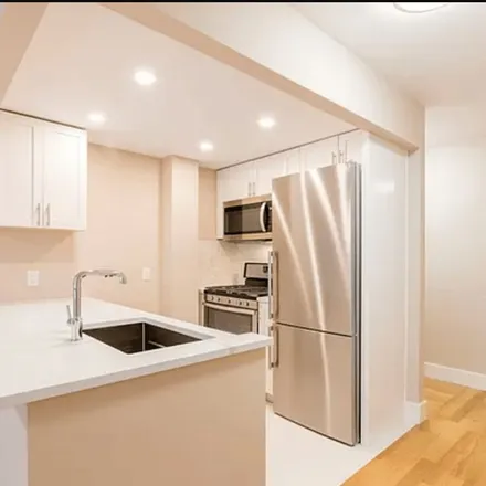 Rent this 3 bed apartment on 50 West 97th Street in New York, NY 10025
