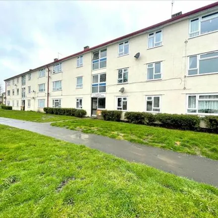 Buy this 3 bed apartment on Montgomery Road in Farnborough, GU14 0DB