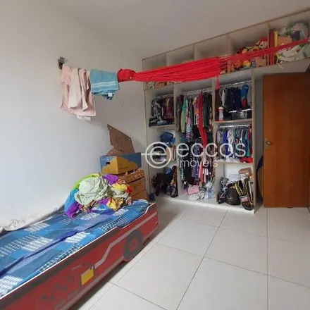 Buy this 2 bed apartment on Praça Calimério Lobato in Segismundo Pereira, Uberlândia - MG