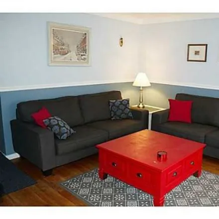 Image 2 - St. Catharines, ON, CA - House for rent