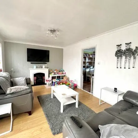 Image 1 - 31 Linmere Walk, Houghton Regis, LU5 5PS, United Kingdom - Duplex for sale