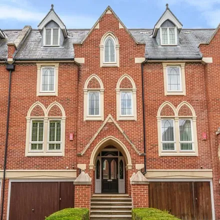 Rent this 6 bed townhouse on 1 Martineau Drive in London, TW1 1PZ