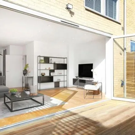 Image 5 - 3 Gilson Place, London, N10 1BF, United Kingdom - Townhouse for sale