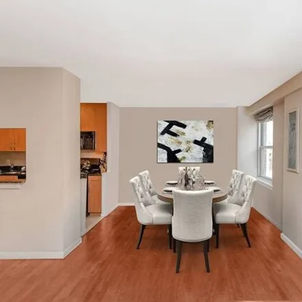 Image 6 - 401 East 74th Street, New York, NY 10021, USA - Apartment for sale