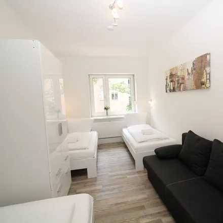 Rent this 3 bed apartment on Berlin Ostbahnhof in Mitteltunnel, 10243 Berlin