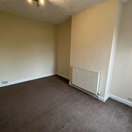 Image 2 - Henry Street, Crewe, CW1 4BP, United Kingdom - Townhouse for rent