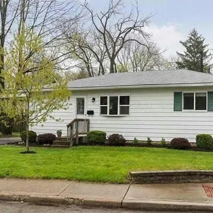 Buy this 3 bed house on 3162 Calumet Street in Columbus, OH 43202