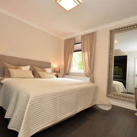 Rent this 2 bed apartment on Nietzschestraße 27 in 28201 Bremen, Germany