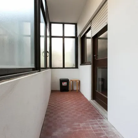 Rent this 4 bed apartment on Cafetaria Pião in Rua da Vigorosa, 4350-158 Porto