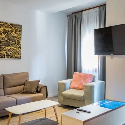 Rent this 5 bed apartment on Subastas Gema in Carrer de Roger de Llòria, 8