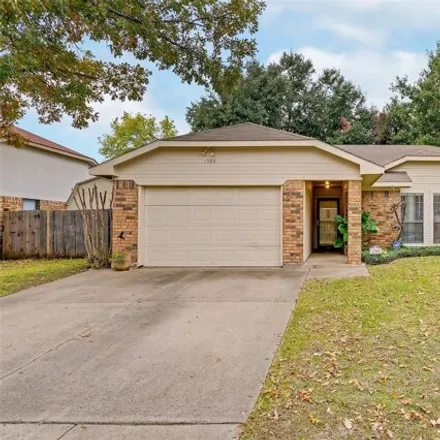 Rent this 3 bed house on 1509 Hunting Green Drive in Moselle, Fort Worth