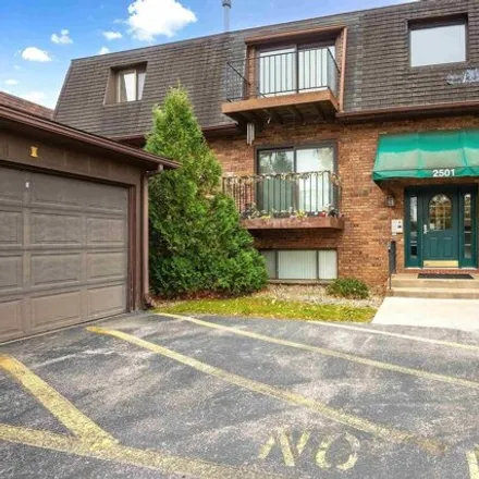 Image 3 - 2555 25th Street, Rock Island, IL 61201, USA - Condo for sale