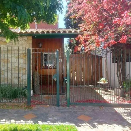 Image 2 - Club Atlético Bernal, Labardén 527, Bernal Este, Bernal, Argentina - House for sale