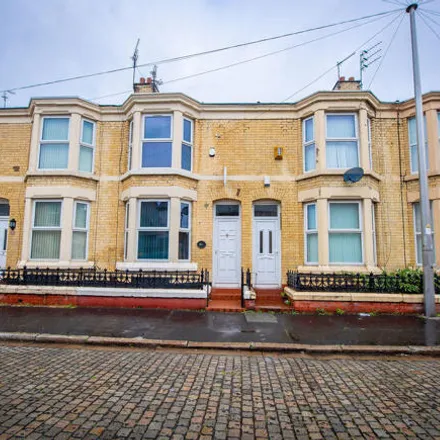 Rent this 5 bed townhouse on 76 Leopold Road in Liverpool, L7 8SR