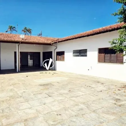 Rent this 4 bed house on Rua Doutor Monteiro de Godoy in Bosque, Pindamonhangaba - SP