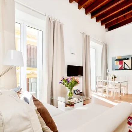 Rent this 3 bed apartment on Calle Joaquín Guichot in 18, 41001 Seville