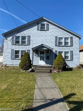 Rent this 2 bed house on 10 Poplar Avenue Southeast in Niles, OH 44446