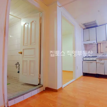 Rent this 2 bed apartment on 서울특별시 성북구 삼선동5가 17