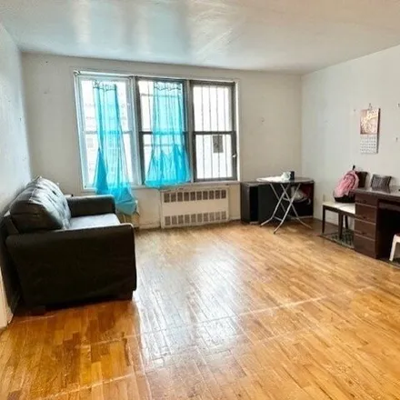 Image 5 - 144-24 37th Avenue, New York, NY 11354, USA - House for rent