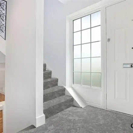 Image 1 - Westbury Lane, Buckhurst Hill, IG9 5NE, United Kingdom - Apartment for rent