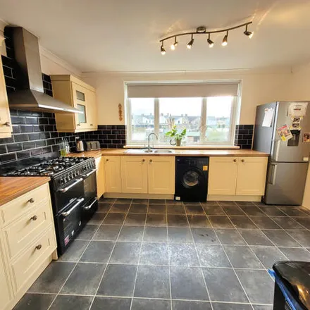 Image 7 - Lewis Place, Porthcawl, CF36 3EG, United Kingdom - Duplex for sale