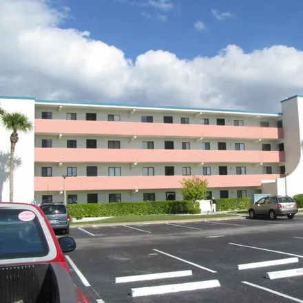 Rent this 2 bed condo on United States Post Office in Washington Avenue, Titusville
