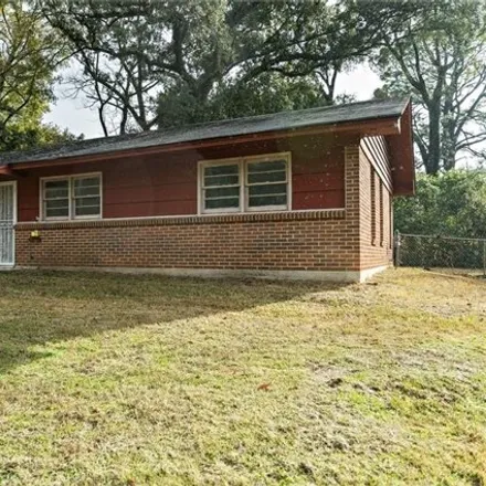 Buy this 3 bed house on 548 La Rose Drive in Cambridge Estates, Mobile