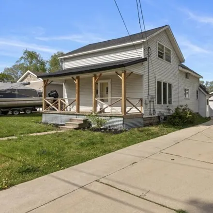 Buy this 3 bed house on 2157 Oregon Avenue Southwest in Wyoming, MI 49519