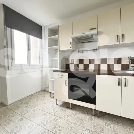 Rent this 1 bed apartment on 27 Avenue Robert Schuman in 59370 Mons-en-Barœul, France