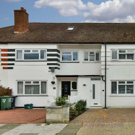 Rent this 3 bed townhouse on 3 Station Avenue in Ewell, KT19 9UF