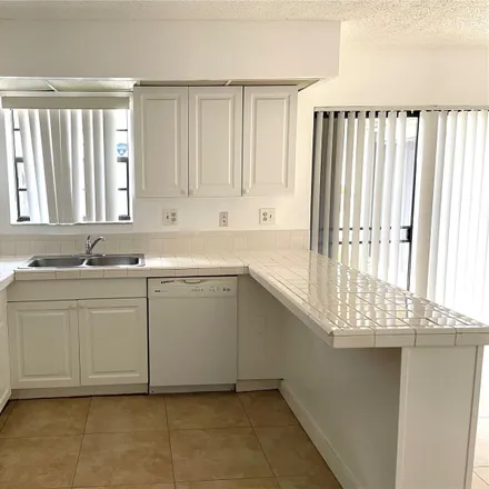 Image 4 - 8103 Southwest 23rd Street, North Lauderdale, FL 33068, USA - Townhouse for rent