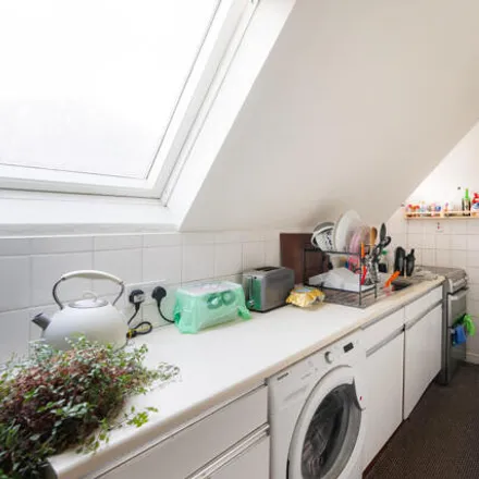 Image 5 - 130 Chesterfield Road, Bristol, BS6 5DU, United Kingdom - Duplex for sale