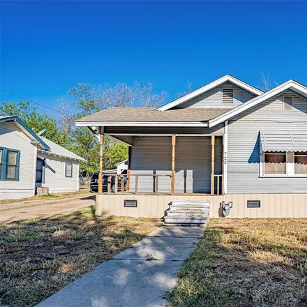 Buy this 2 bed house on 401 North Race Avenue in Stephenville, TX 76401