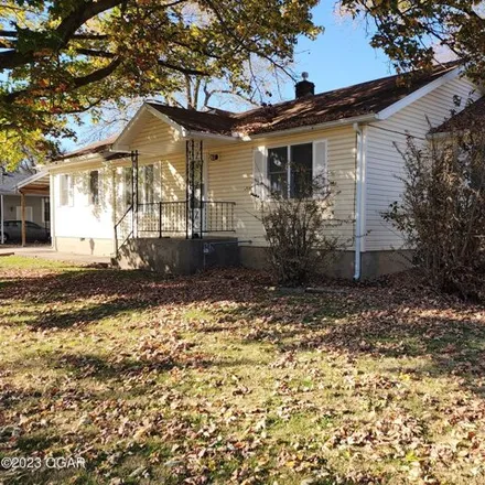 Buy this 2 bed house on 162 West 8th Street in Lamar, MO 64759