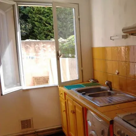 Rent this 4 bed house on avenue de Provence in 83110 Sanary-sur-Mer, France