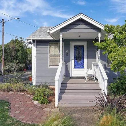Buy this 3 bed house on 625 Miller Street in Silverton, OR 97381