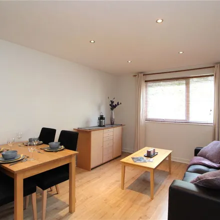 Image 2 - South Ealing Station, South Ealing Road, London, W5 4QB, United Kingdom - Apartment for rent