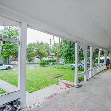 Image 3 - 68 Davis Ave, New York, 10310 - House for sale