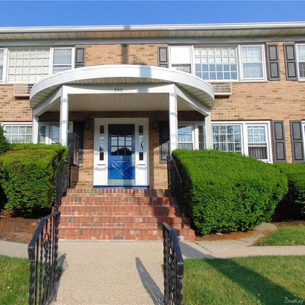 Rent this 1 bed condo on 240 South Broadway in Tarrytown, Greenburgh